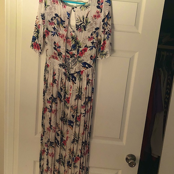Floral Romper 🌸 - Picture 1 of 2